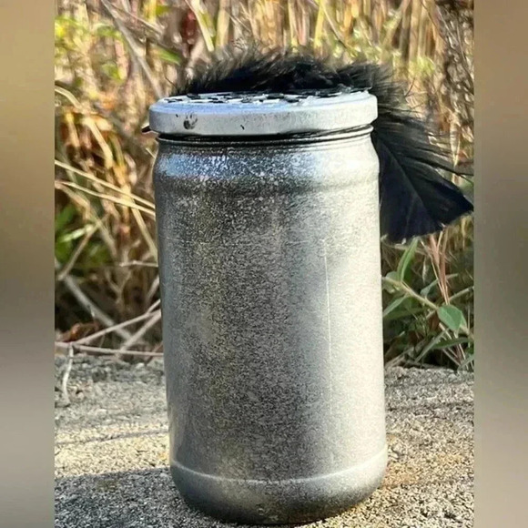 NEW “PLUCKED EYE OF NEWT” Halloween Apothecary/Potion Jar/Bottle with feather - Picture 10 of 10